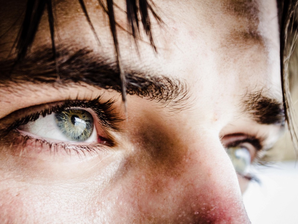 yeux d'homme
